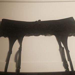 NWOT Black Lace Garter Belt